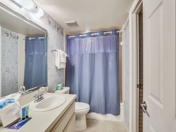 Beachfront 3 Bedroom Condo with Full Ocean View