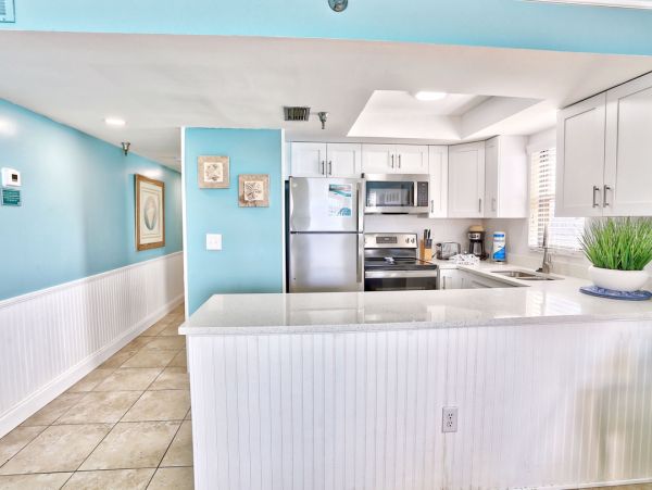 Gulf-Front Top Floor Condo with Sweeping Views in Reddington Beach