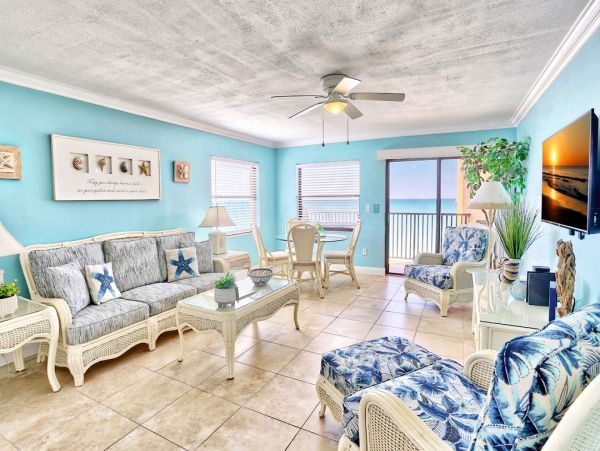 Gulf-Front Top Floor Condo with Sweeping Views in Reddington Beach
