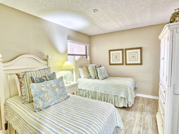 Gulf-Front Top Floor Condo with Sweeping Views in Reddington Beach