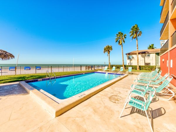 Gulf-Front Top Floor Condo with Sweeping Views in Reddington Beach