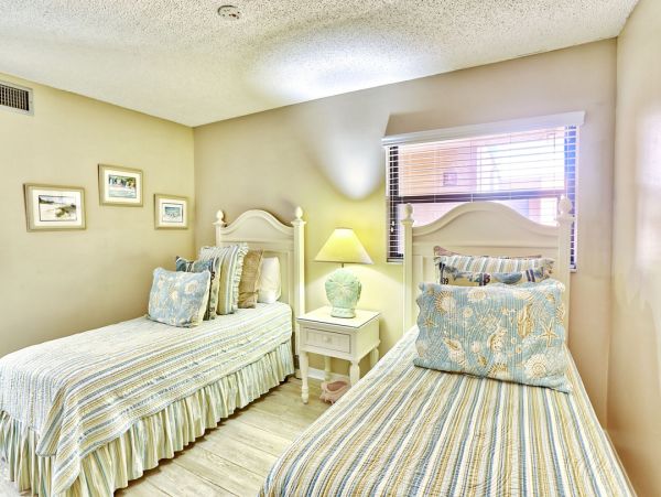 Gulf-Front Top Floor Condo with Sweeping Views in Reddington Beach