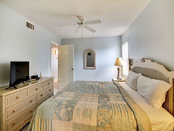 Redington Beach Beachfront Condo Rental - Florida Gulf Coast Vacation Rental with Gulf Views