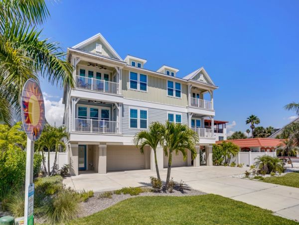 Luxury Redington Shores Vacation Rental - Florida Gulf Coast Townhouse Near Beach