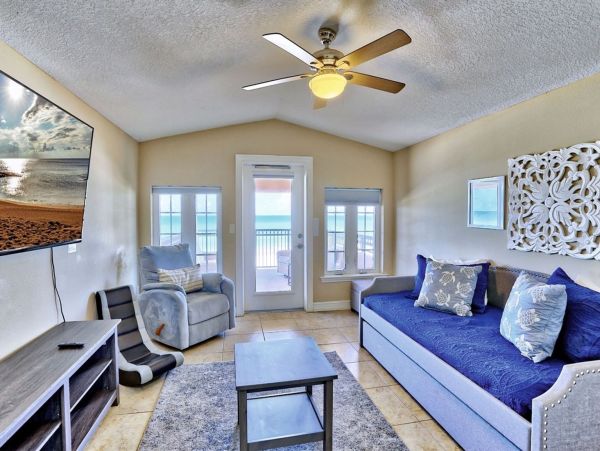 Redington Shores Townhome Gulf-Front!