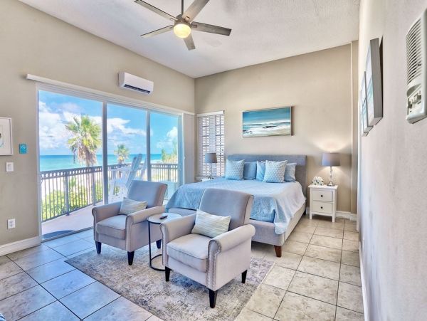 Redington Shores Townhome Gulf-Front!