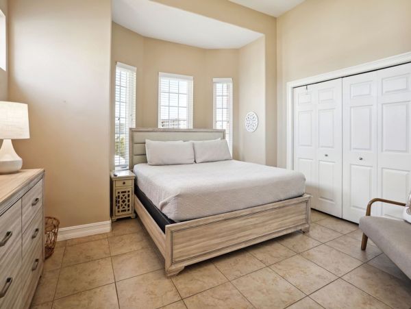 Redington Shores Townhome Gulf-Front!