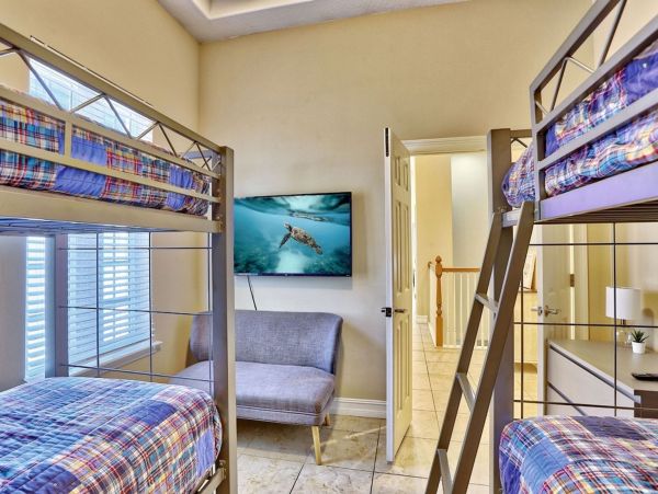 Redington Shores Townhome Gulf-Front!