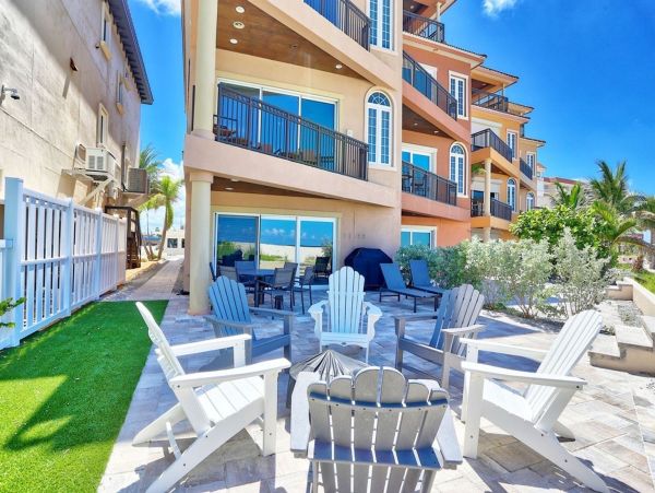 Redington Shores Townhome Gulf-Front!