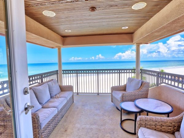 Redington Shores Townhome Gulf-Front!