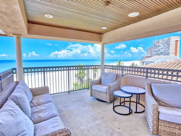Redington Shores Townhome Gulf-Front!