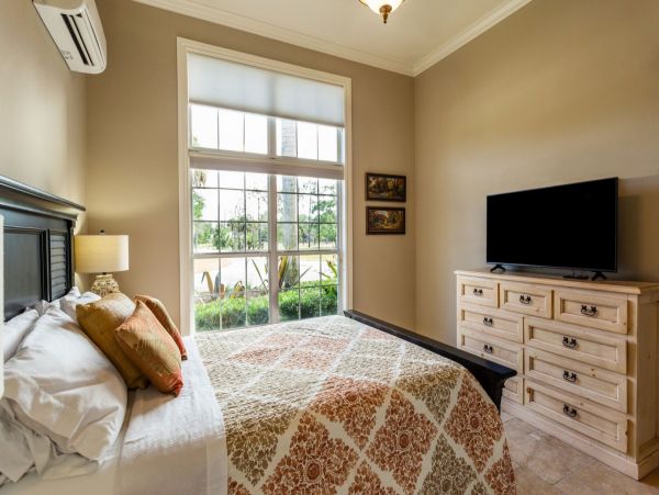 Naples Condo 1011608