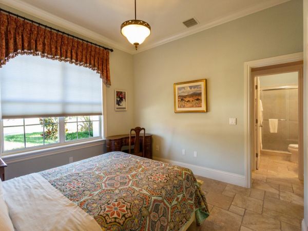 Naples Condo 1011610