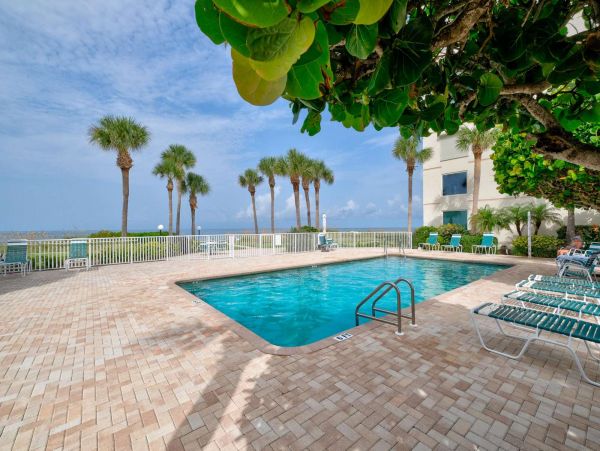 Longboat Key Vacation Beach Condo Full Gulf View Sleeps 4