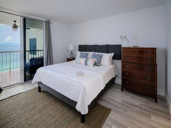 Longboat Key Vacation Beach Condo Full Gulf View Sleeps 4