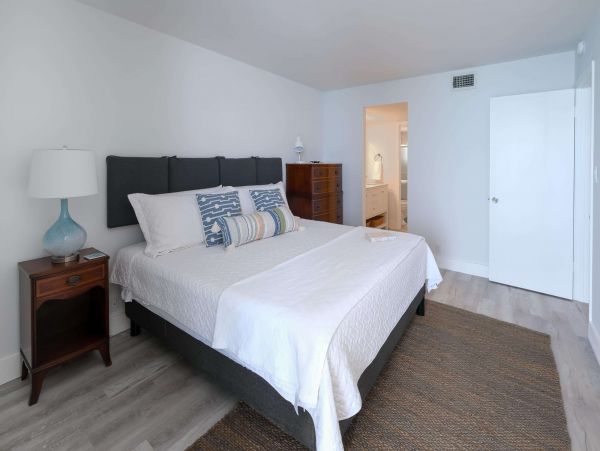 Longboat Key Vacation Beach Condo Full Gulf View Sleeps 4