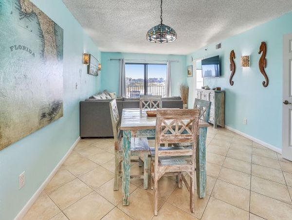 Lovely 2 Bedroom Condo Beachfront in St. Pete Beach