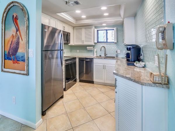 Lovely 2 Bedroom Condo Beachfront in St. Pete Beach