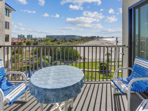 Lovely 2 Bedroom Condo Beachfront in St. Pete Beach