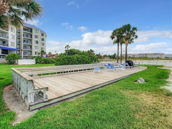 Lovely 2 Bedroom Condo Beachfront in St. Pete Beach