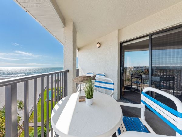 Beachfront Lovely Great Views & Great Amenities