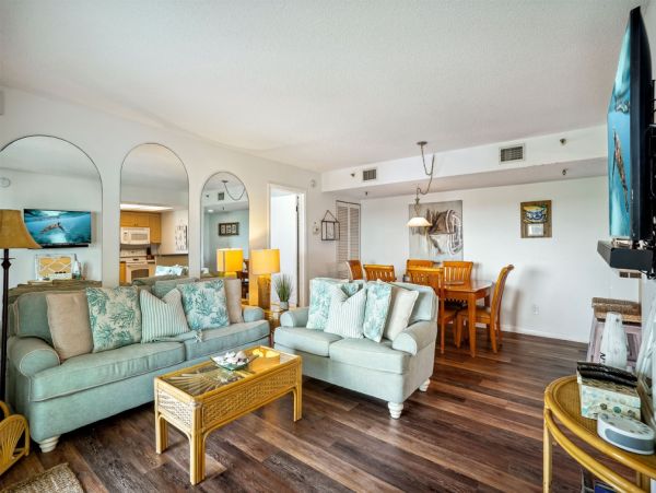Beachfront Lovely Great Views & Great Amenities