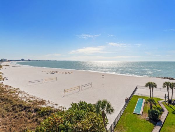Beachfront Lovely Great Views & Great Amenities