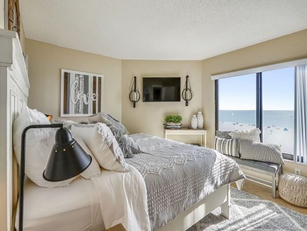 Two Bedroom Corner Condo with Ocean Views
