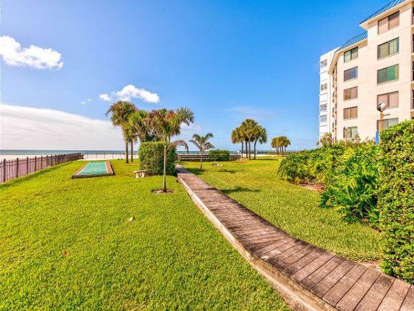 Two Bedroom Corner Condo with Ocean Views