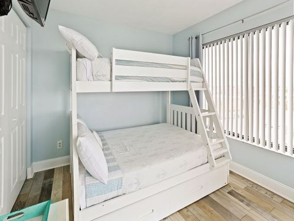 St. Petersburg Condo 1011626