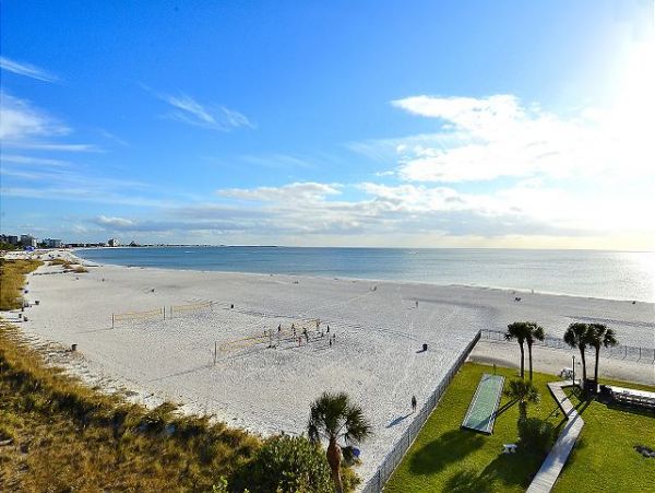 St. Petersburg Condo 1011626