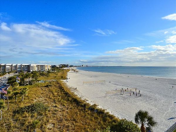 St. Petersburg Condo 1011626
