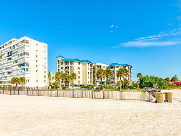 St. Petersburg Condo 1011626
