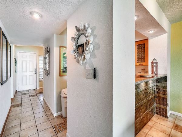 St. Petersburg Condo 1011627