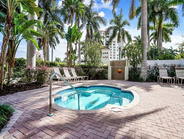 St. Petersburg Condo 1011627