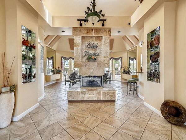 St. Petersburg Condo 1011627