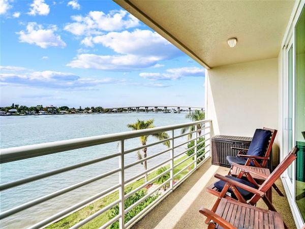 St. Petersburg Condo 1011627