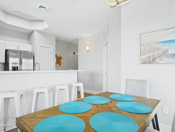 Three Bedroom Condo with Gulf Views Sleeps 10