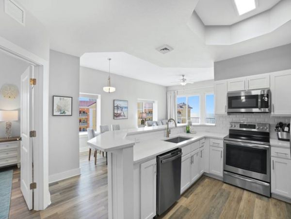 Three Bedroom Condo with Gulf Views Sleeps 10