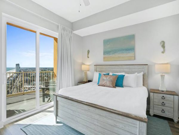 Three Bedroom Condo with Gulf Views Sleeps 10