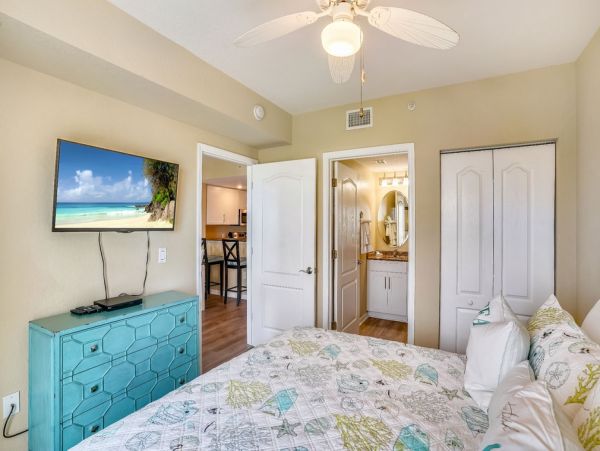 Beachfront Condo with Ocean Views in Treasure Island