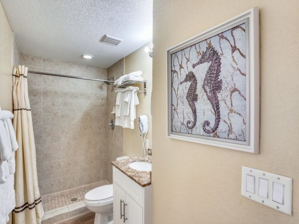Beachfront Condo with Ocean Views in Treasure Island