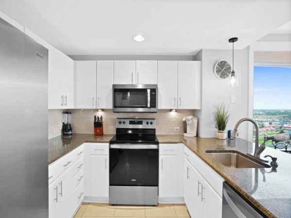 Panama City Vacation Condo Walk to Beach Three Bedroom