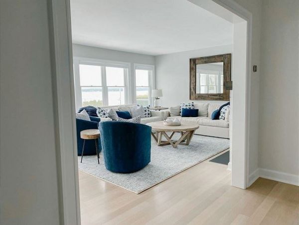 Aquebogue 5 Bedroom Home with Great Views Sleeps 8