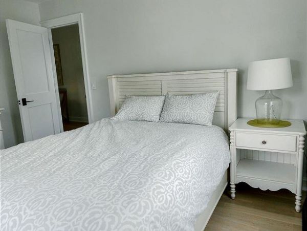 Aquebogue 5 Bedroom Home with Great Views Sleeps 8