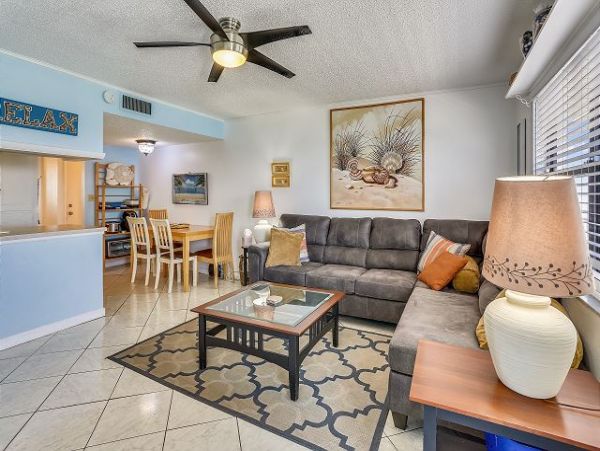 Lovely Beachfront 2 Bedroom Vacation Condo