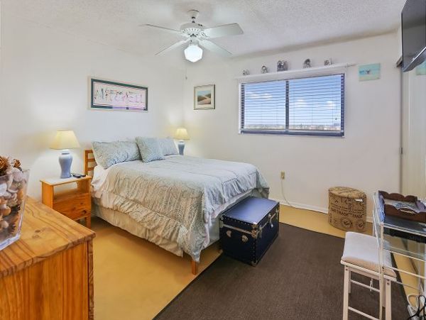 Lovely Beachfront 2 Bedroom Vacation Condo