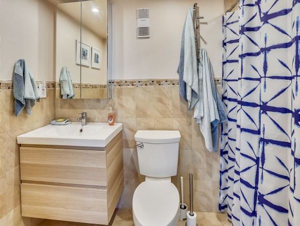 Lovely Beachfront 2 Bedroom Vacation Condo