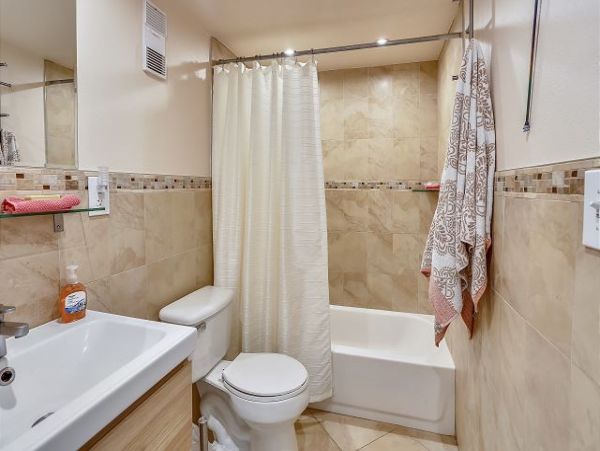 Lovely Beachfront 2 Bedroom Vacation Condo