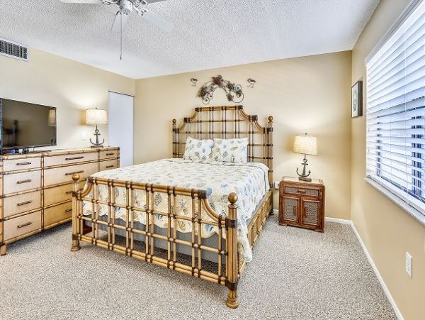 Treasure Island Condo 1011646